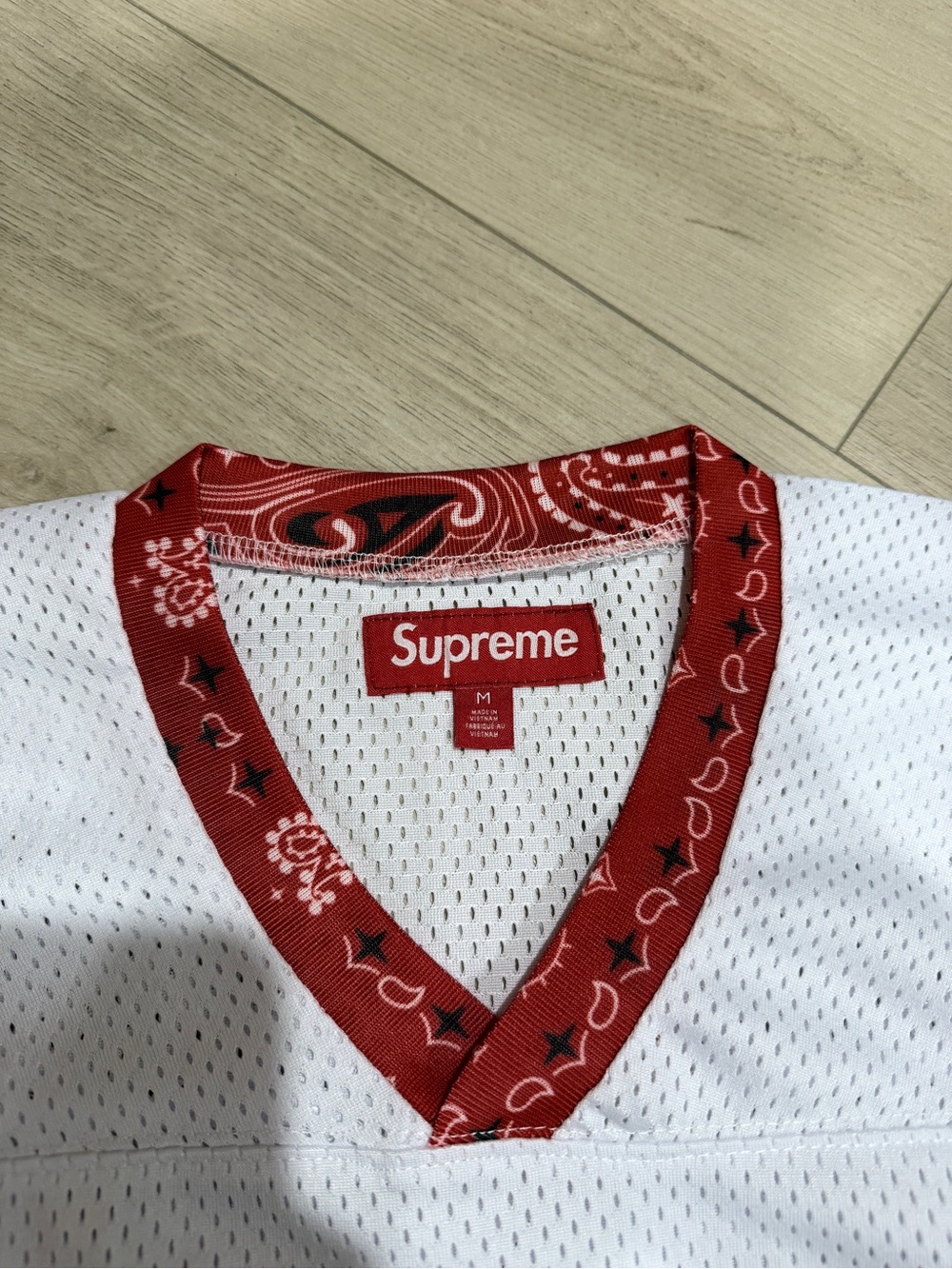 Supreme SS25 Bandana Graphic Logo Football Jersey White Size S-XL - Picture 3 of 9